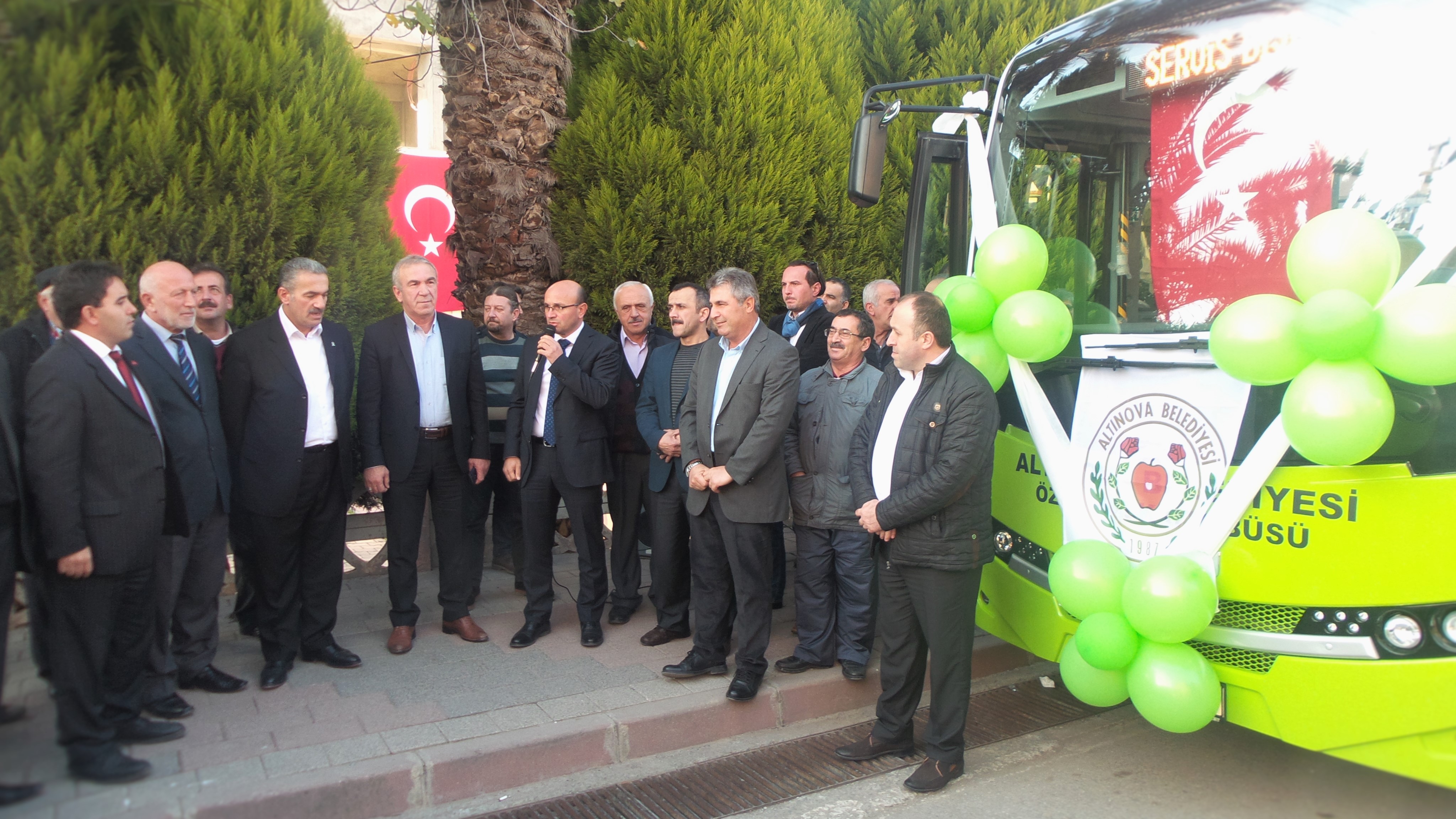 Altınova Belediyesinde 2 Otobüs Hizmete Girdi